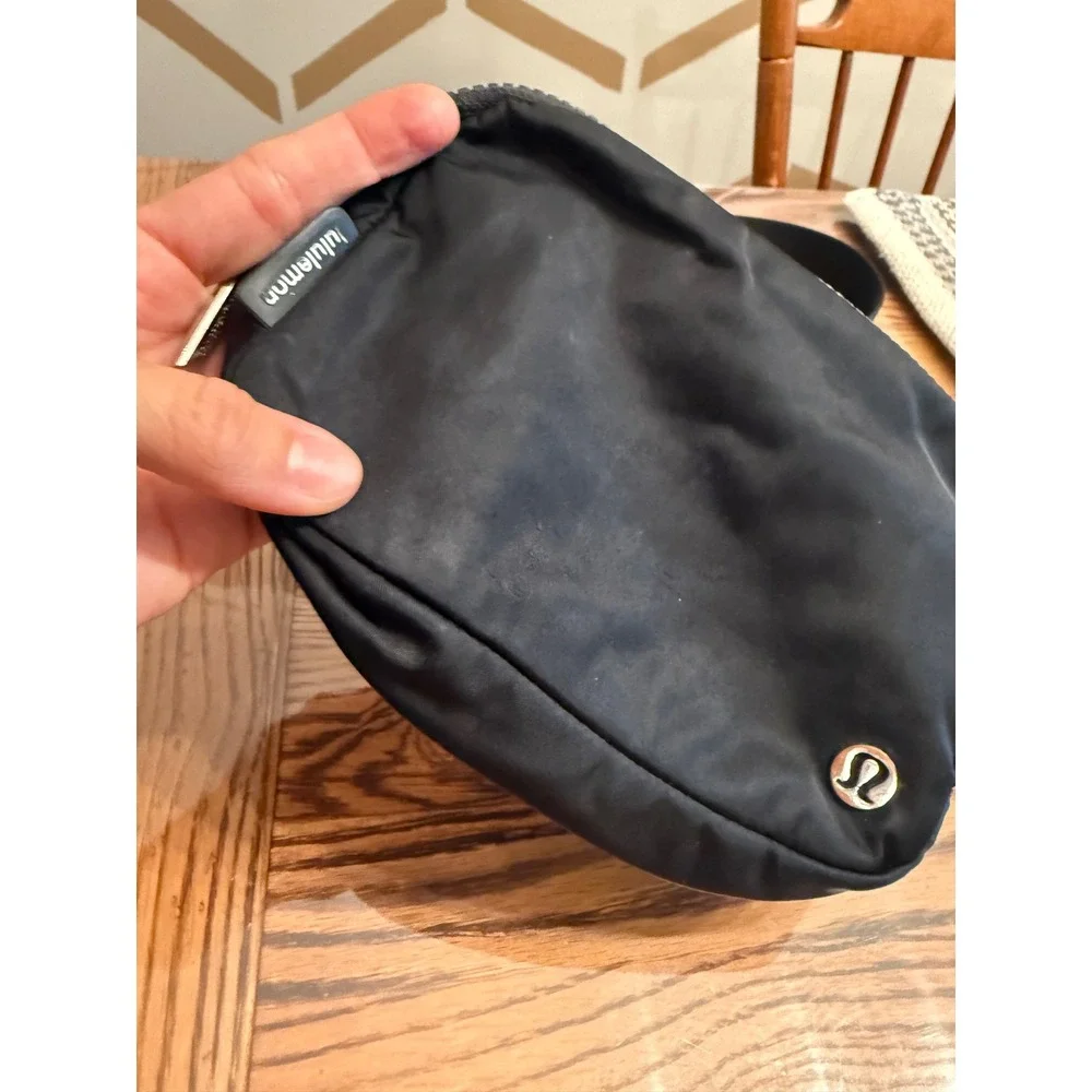Lululemon Everywhere Belt Bag Women OS Black Nylon Adjustable Strap Fanny Pack